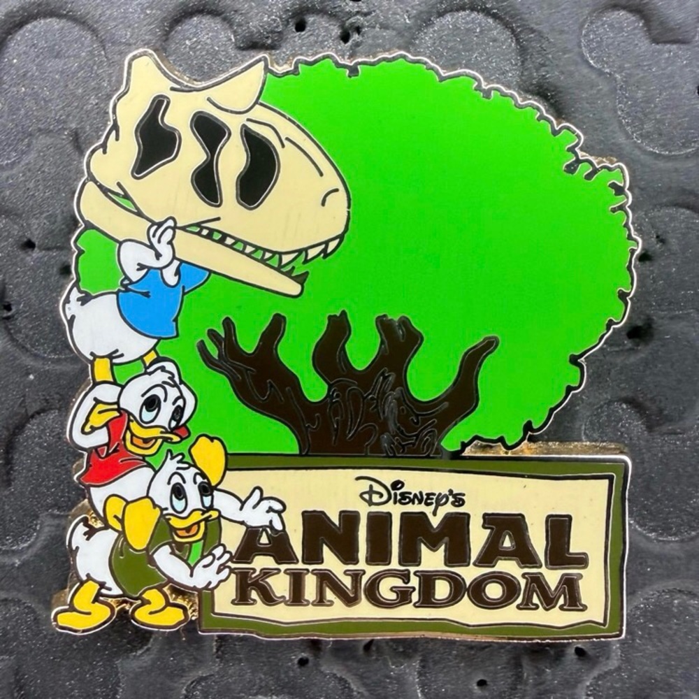 Disney parks Animal Kingdom Tree of Life Huey Dewey Louie W/ Dinosaur Skull pin